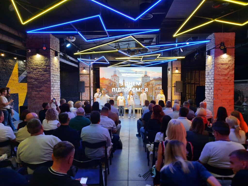 Representatives of member companies of the Zaporizhzhia Chamber of Commerce and Industry were awarded honorary distinctions on Entrepreneur’s Day